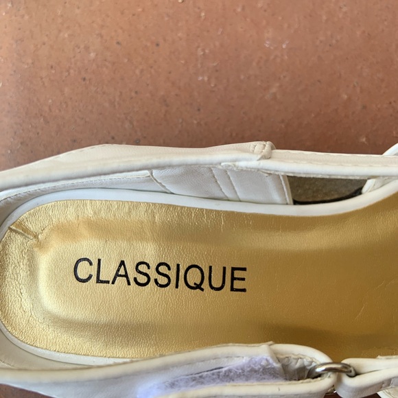 Classique White Vegan Leather Sandals - Picture 6 of 9